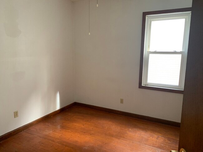 Building Photo - 347 Lawton St