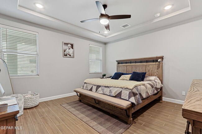 Building Photo - 824 Paseo Solar Dr