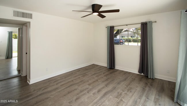 Building Photo - 4861 E Calle Redonda