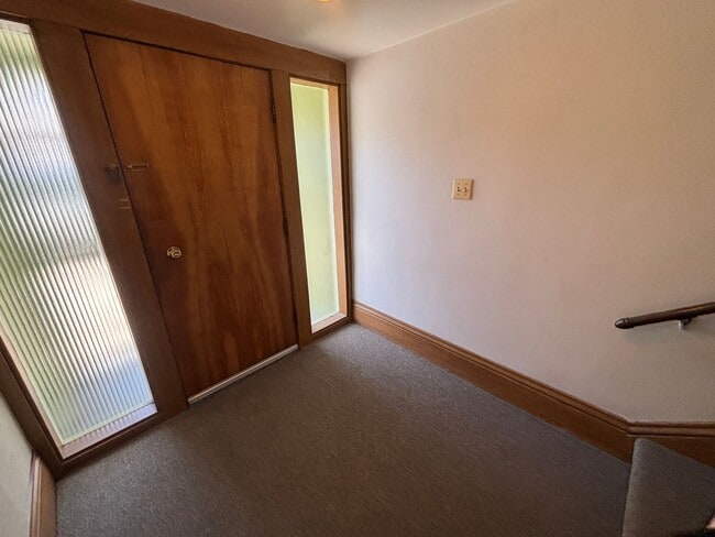 Building Photo - Single Family Home in Mission Terrace