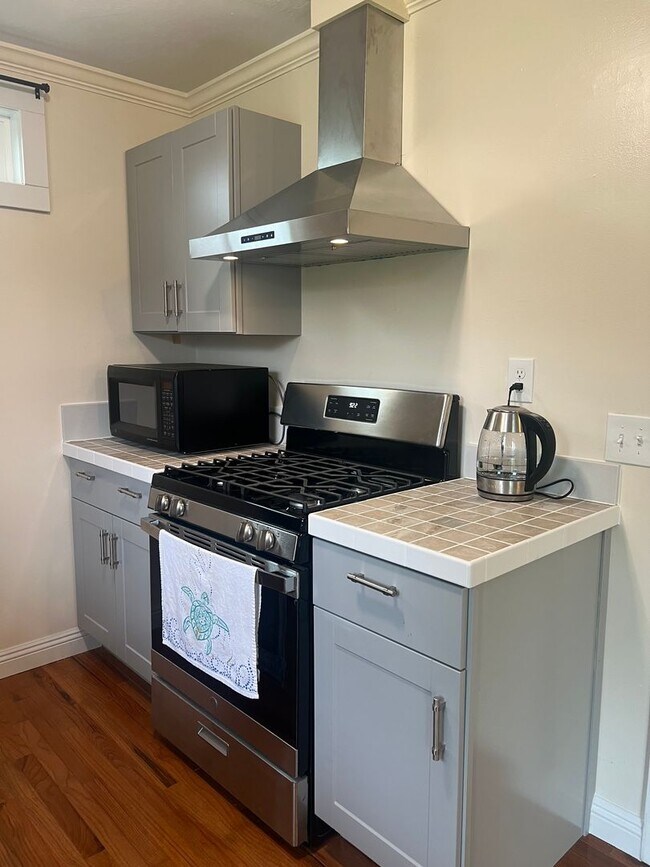 Building Photo - Come check out this Beautiful Country Home...