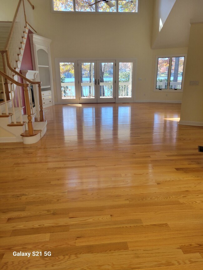 Building Photo - 148 Lakewood Dr