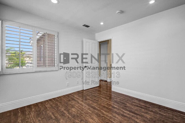 Building Photo - 6694 Cowboy St