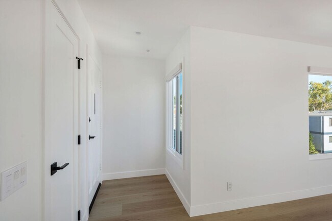 Building Photo - 312 Cazador Ln