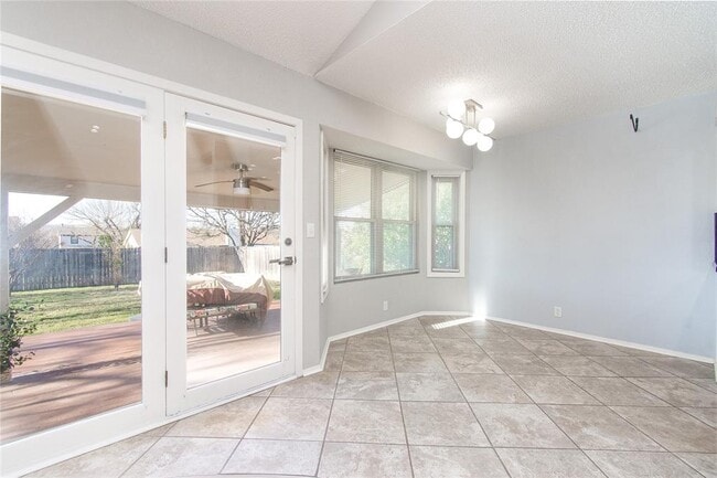 Building Photo - 501 Greenway Dr