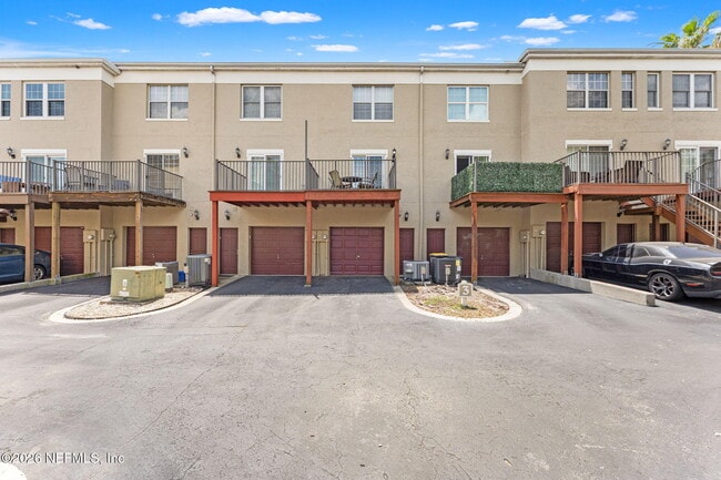 Building Photo - 343 E Church St