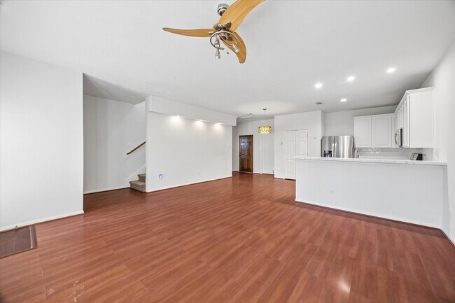 Building Photo - 1161 Eden Park Ln