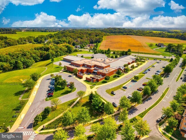 Building Photo - 3687 Spring Hollow Ln