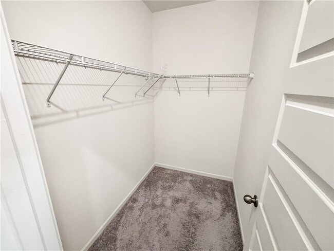 Building Photo - 5784 Silver Lk Dr