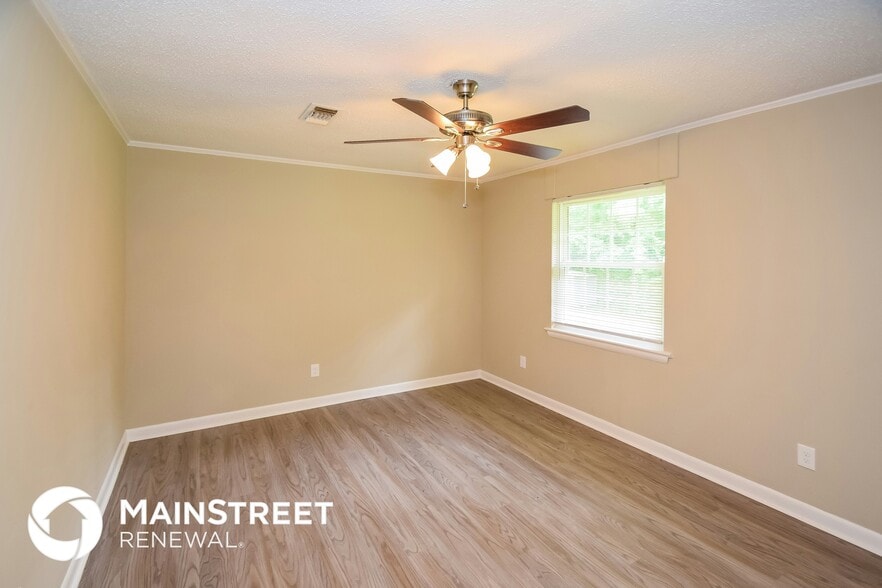 Building Photo - 5084 Oak Leaf Cir