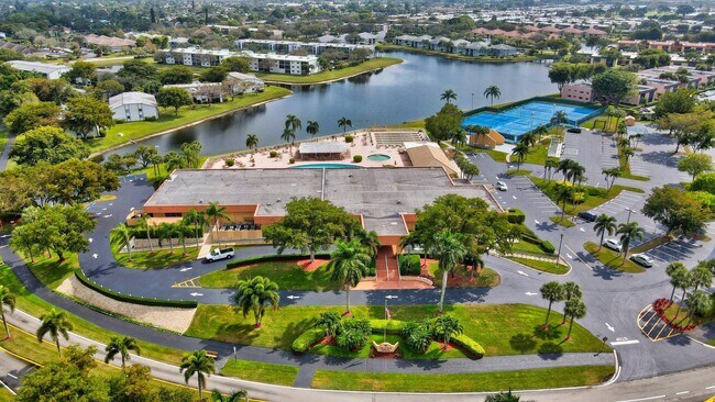 Building Photo - 15496 Lakes of Delray Blvd