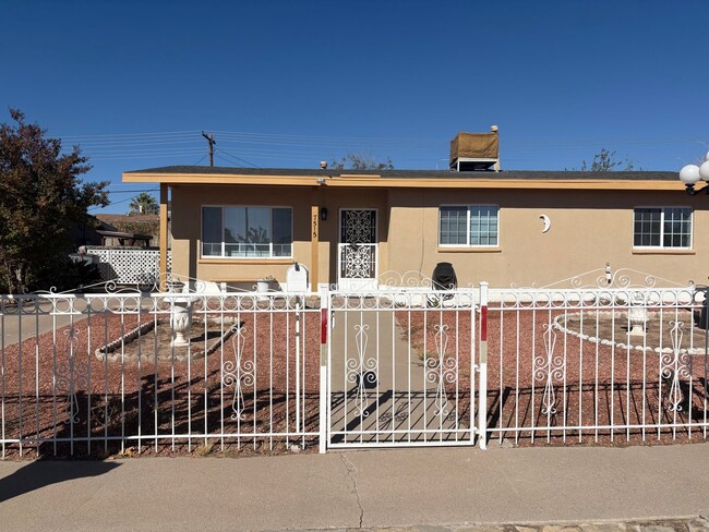 Primary Photo - Home for Rent in the Lower Valley of El Paso