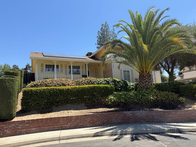 Building Photo - Stunning three-story home located in the c...