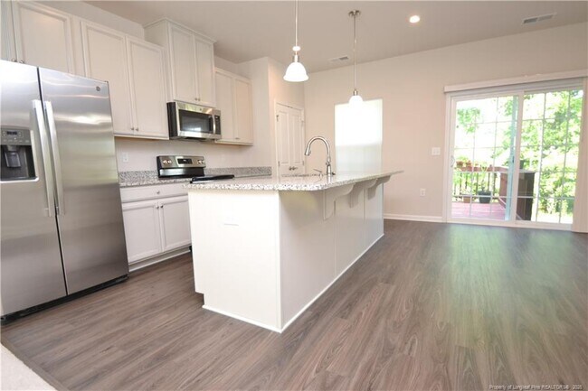 Building Photo - 1006 Romeria Dr