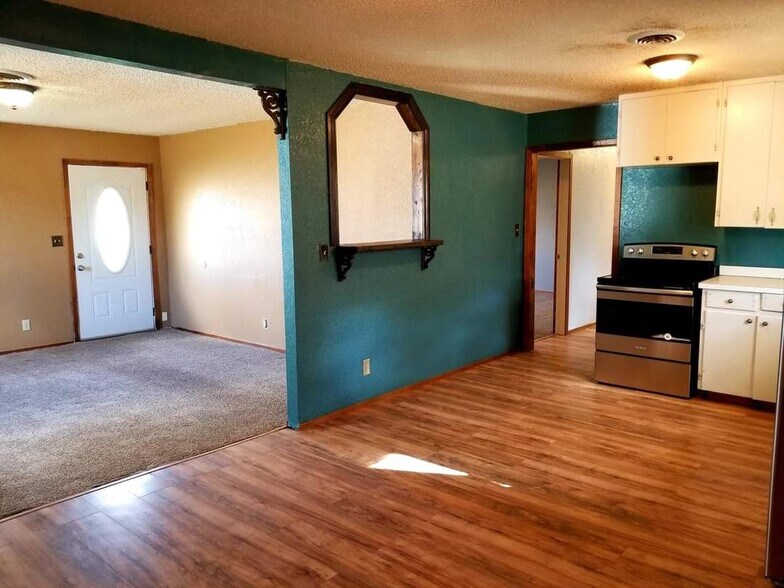 Building Photo - 1503 College Ave