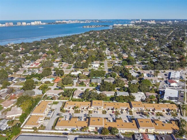 Building Photo - 610 Indian Rocks Rd N