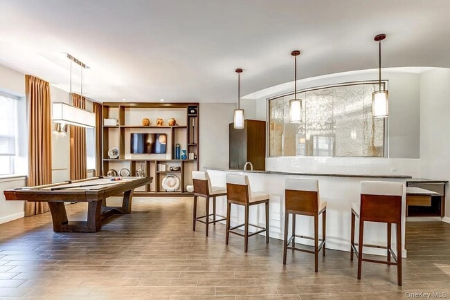 Building Photo - 201 Willett Ave