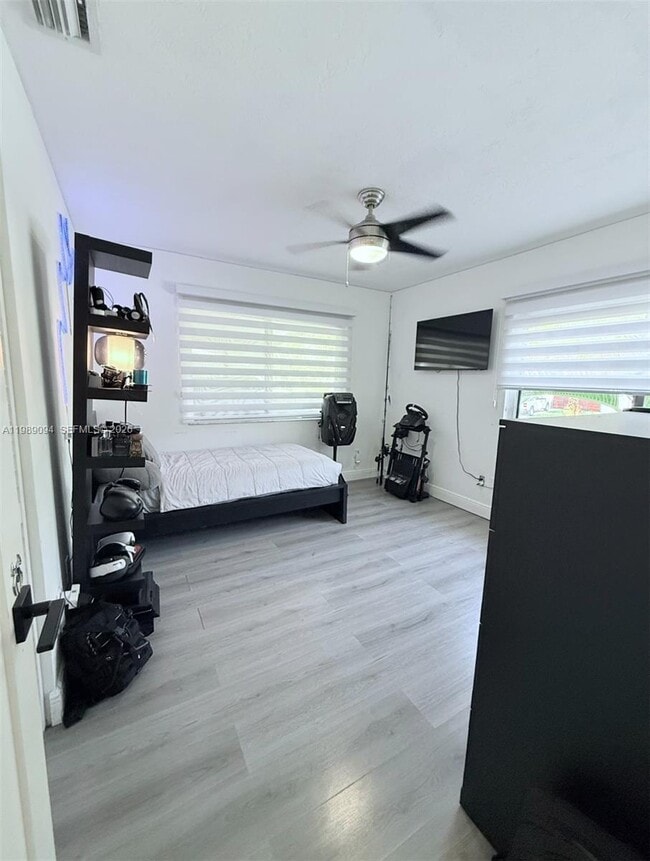 Building Photo - 9495 Dominican Dr