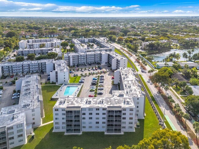 Building Photo - 14180 SW 84th St
