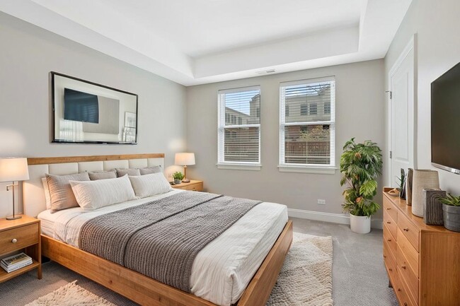 Building Photo - 833 Laurel Ave