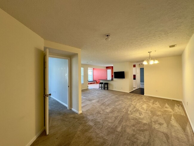Building Photo - Charming 2 Bedroom/1 Bathroom Apartment in Nottingham, MD!
