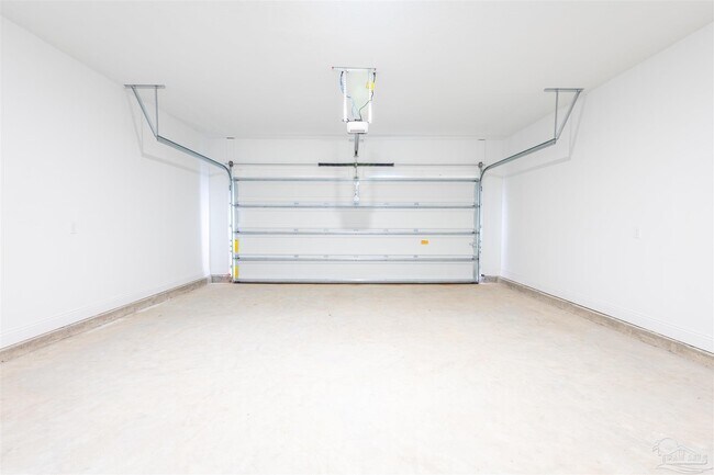 Building Photo - 9276 Sunset Dr