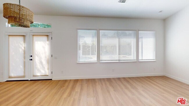 Building Photo - 1912 Veranda Ct
