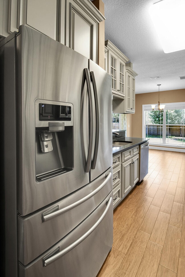 Building Photo - 6791 Flintwood St