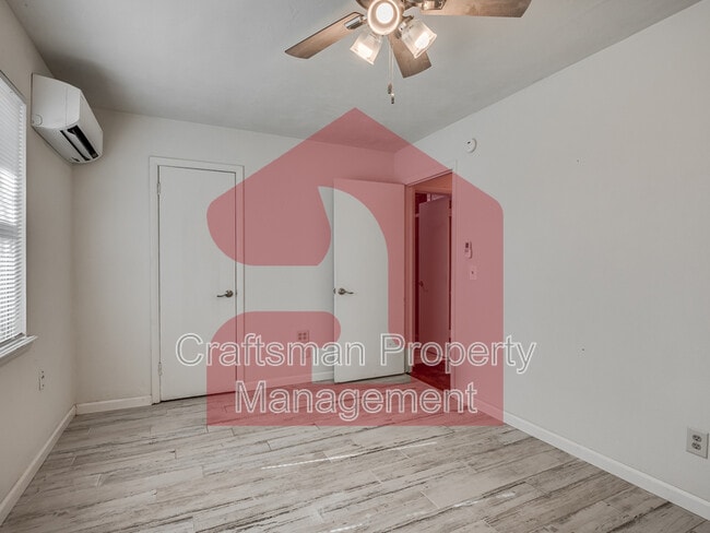 Building Photo - 224 W 5th St