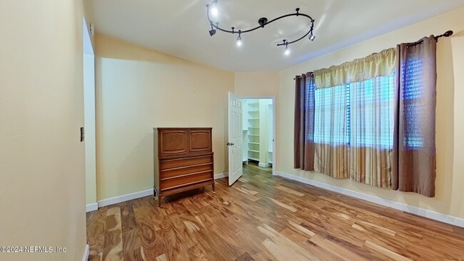 Building Photo - 440 S Villa San Marco Dr