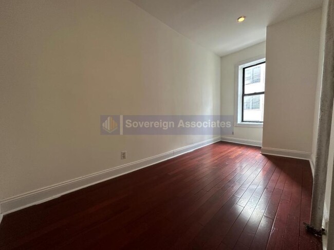 Building Photo - 3 bedroom in New York NY 10033