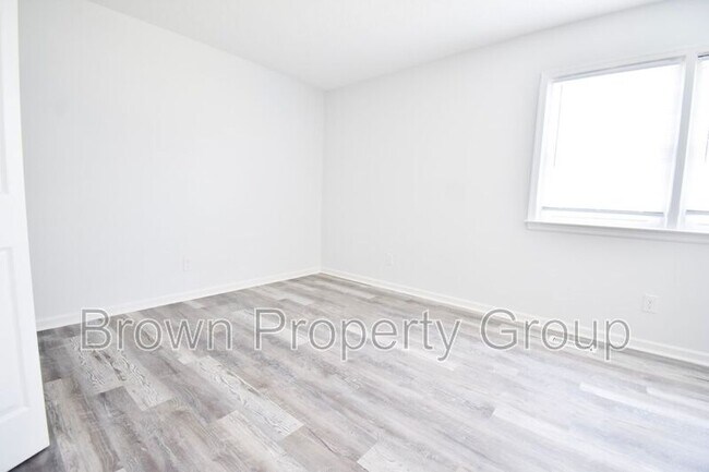Building Photo - 2113 Grand Prix Dr
