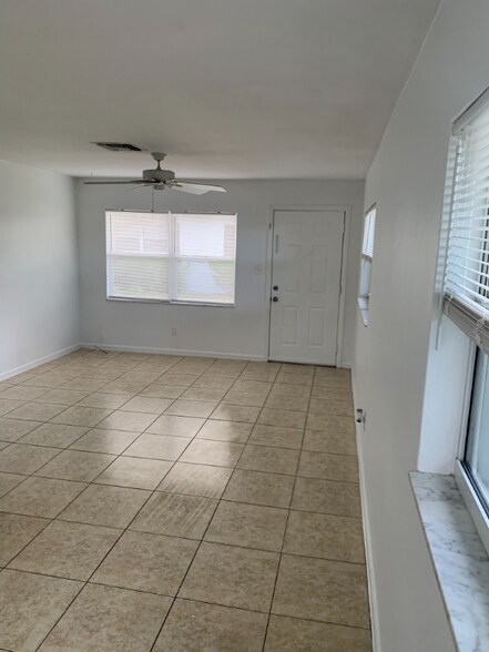 Building Photo - 623 92nd Ave N