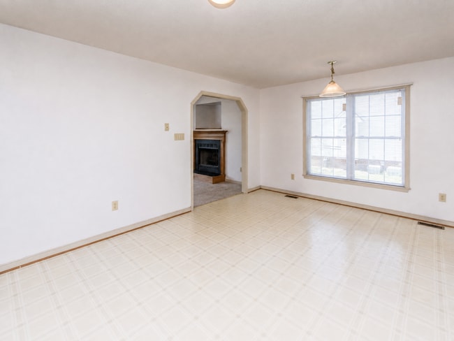 Building Photo - Charming 3BR/2BA One-Level Home with Vaulted Ceilings — Minutes to Fort Gregg-Adams — $1,795/mo!