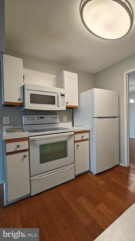 Building Photo - 561 Florida Ave