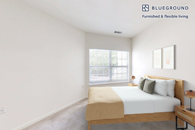 Building Photo - 80 North Centre Ave-SI FL3-ID2638A