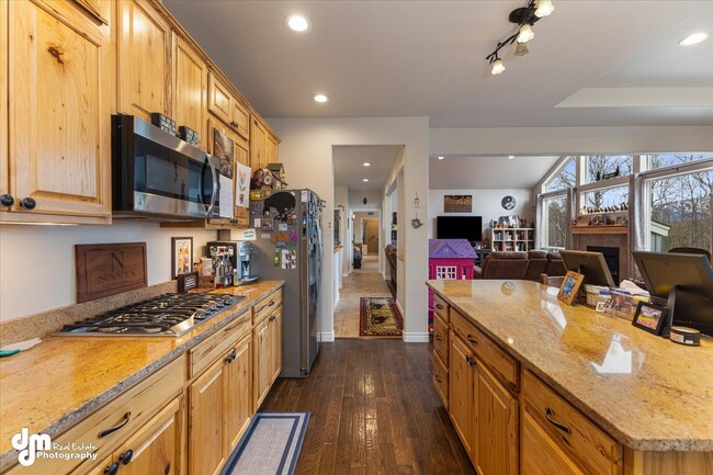 Building Photo - 4051 E Birch View Dr