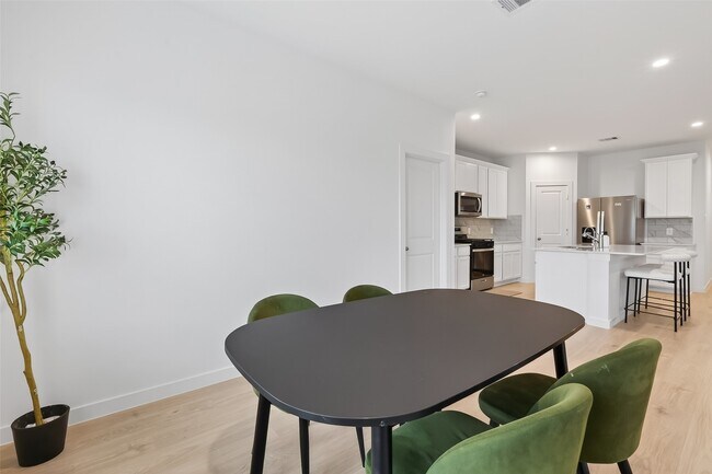 Building Photo - 3903 Dodington Ash Dr