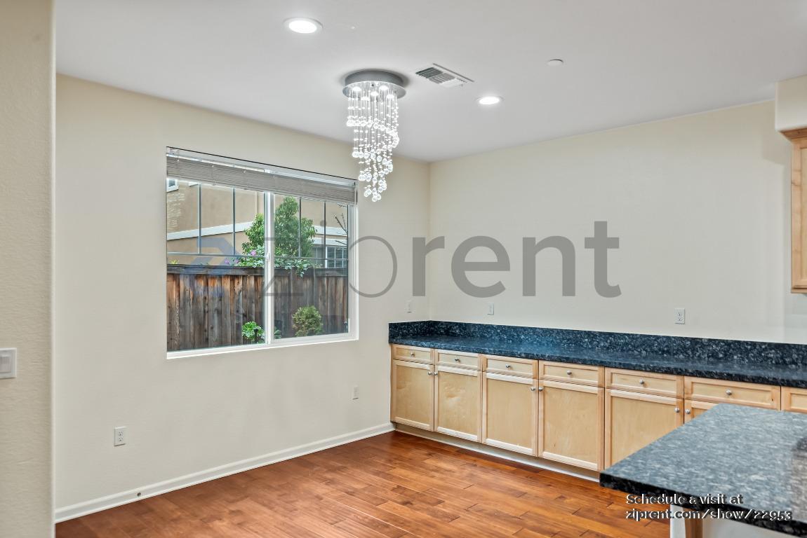 Building Photo - 334 Pacifica Dr