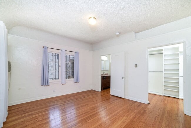 Building Photo - 1038 S Citrus Ave