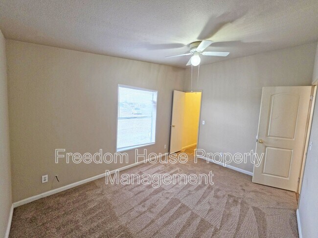 Building Photo - 4400 Vicki Ann Rd