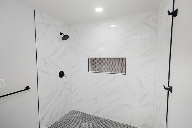 Building Photo - 3 BED/ 3BATH HOME IN HISTORIC IRVINGTON!!!