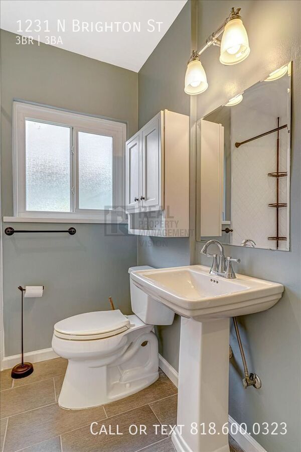 Building Photo - 1231 N Brighton St