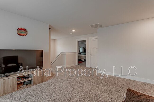 Building Photo - 126 Pewter Cir