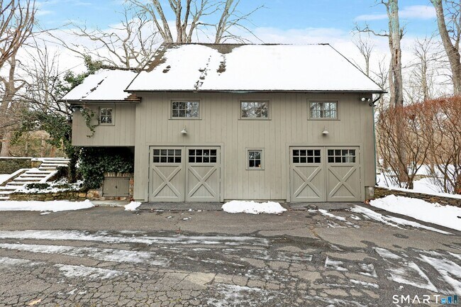 Building Photo - 369 Ethan Allen Hwy