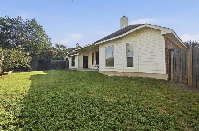 Building Photo - 1665 Amberwood Loop