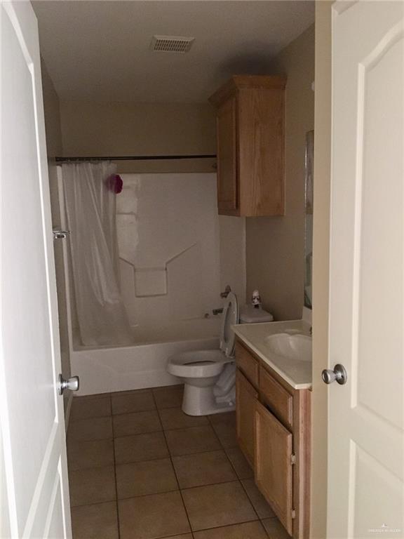 Building Photo - 27 Lilia Dr