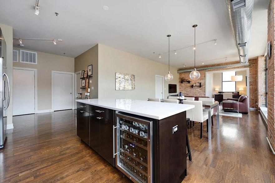 Open Floor Plan - 23 N Green St