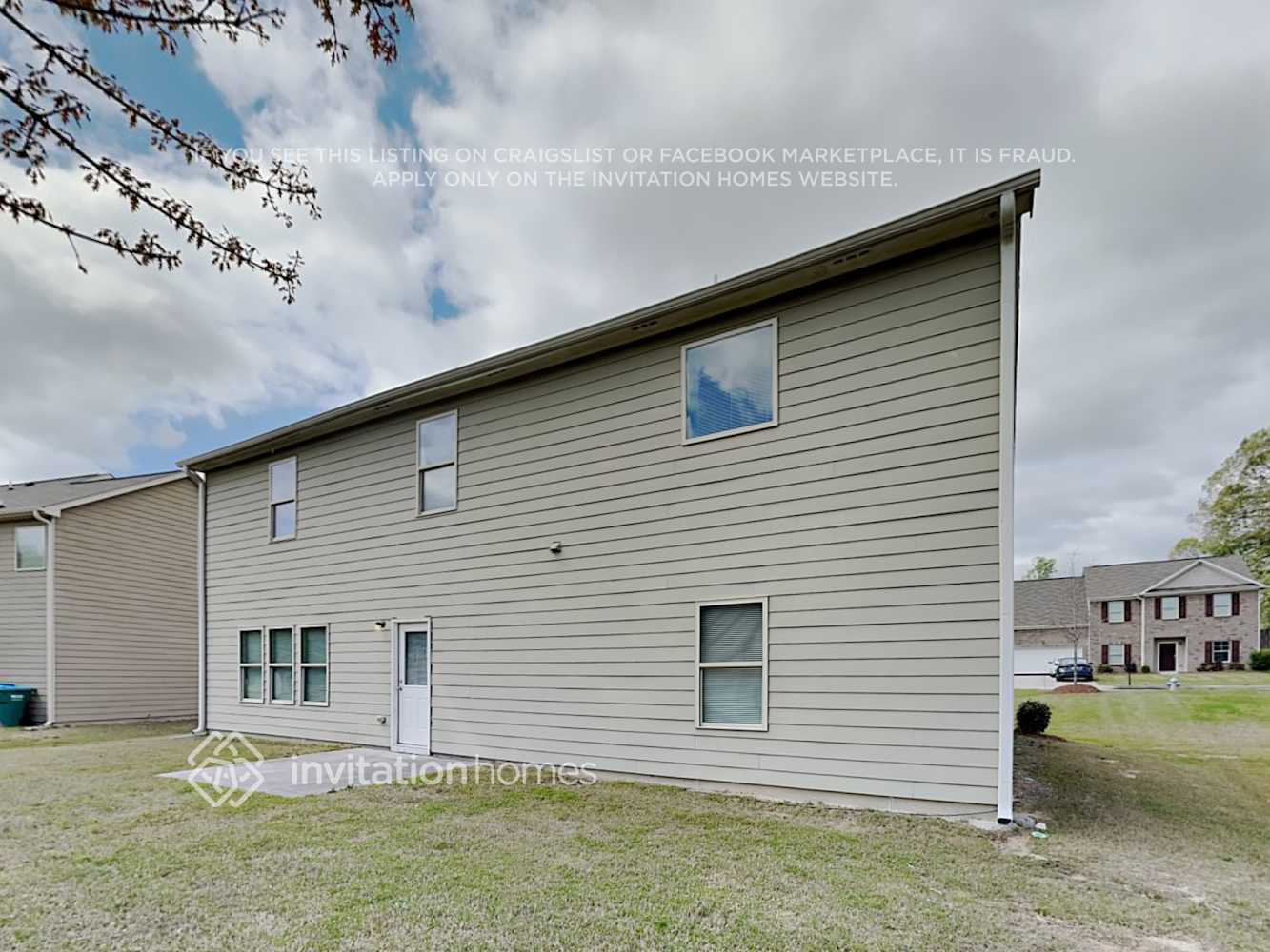 Building Photo - 3195 Franklin St