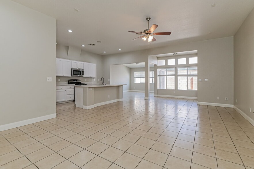 Building Photo - 3394 Wasatch Cedars St